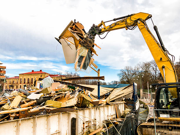 Best Yard Cleanup Services  in Lansing, KS